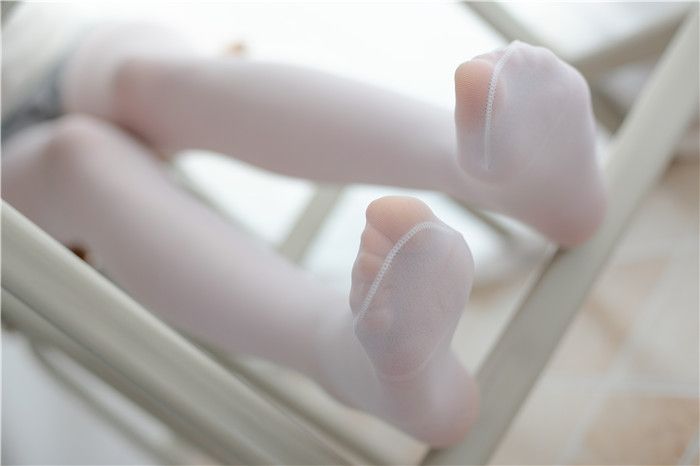 [萝莉控]灰色热裤双马尾[85P]