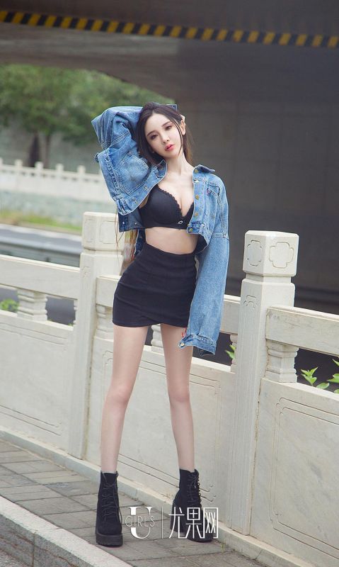 阿依努尔瓦娅 - 优雅冷美人