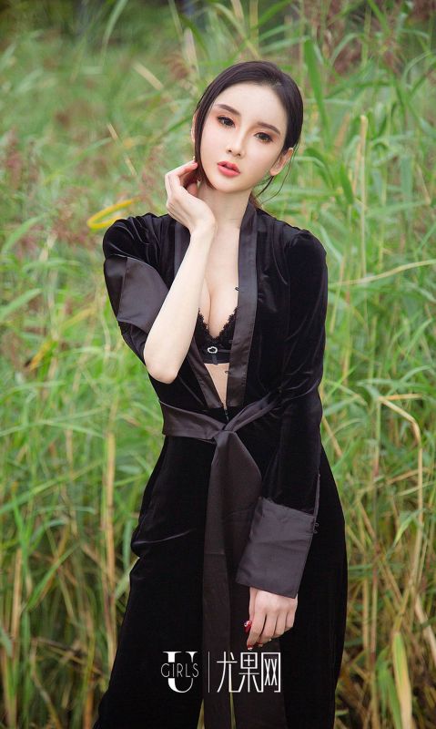 阿依努尔瓦娅 - 优雅冷美人