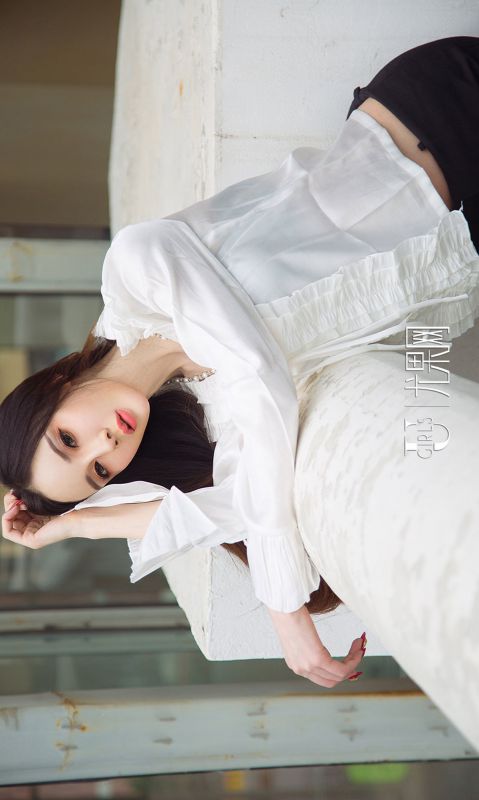 阿依努尔瓦娅 - 优雅冷美人