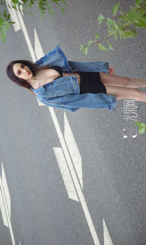 阿依努尔瓦娅 - 优雅冷美人