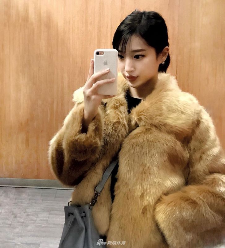 韩国美女模特打高尔夫 逆天长腿吸睛[25P]