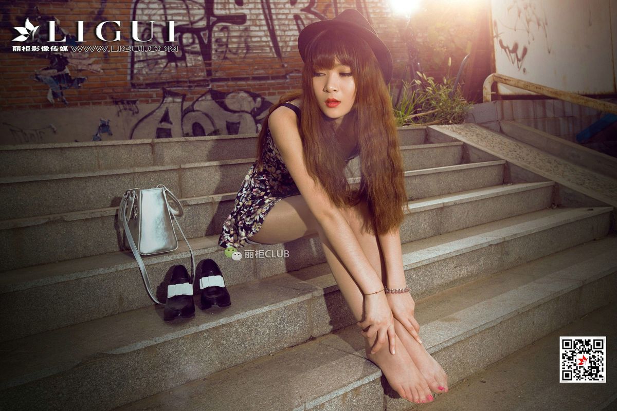 Model 允儿 - 美腿丝足写真