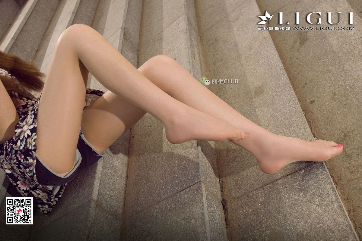 Model 允儿 - 美腿丝足写真