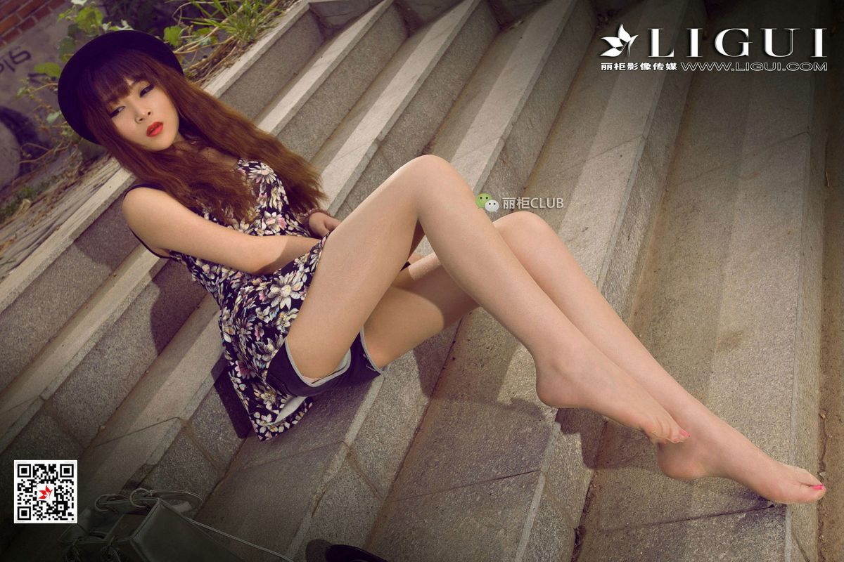Model 允儿 - 美腿丝足写真