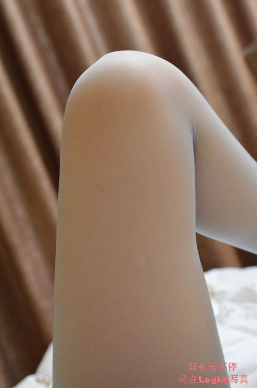 透视睡衣+灰丝美足 写真套图