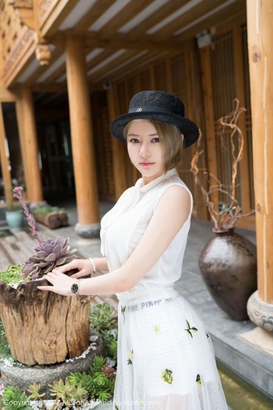 性感女神@凯竹BuiBui丽江旅拍写真套图
