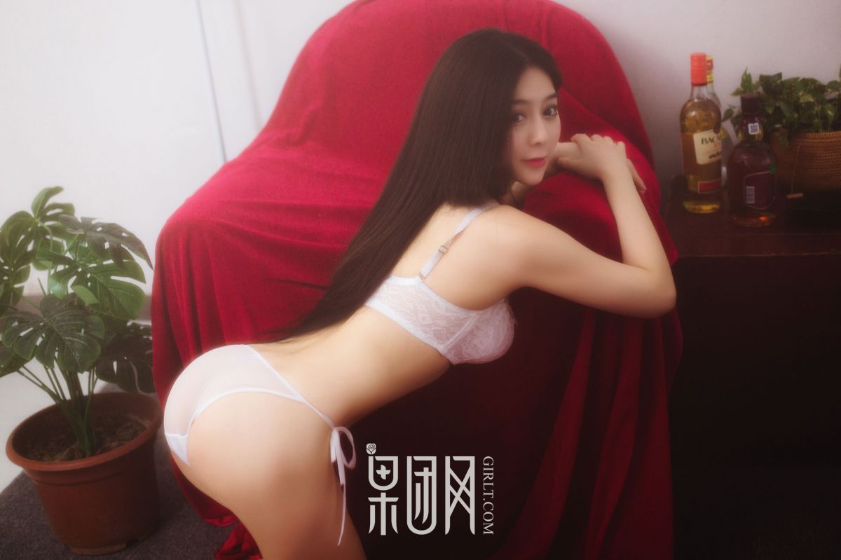 E奶美囡囡小伊伊