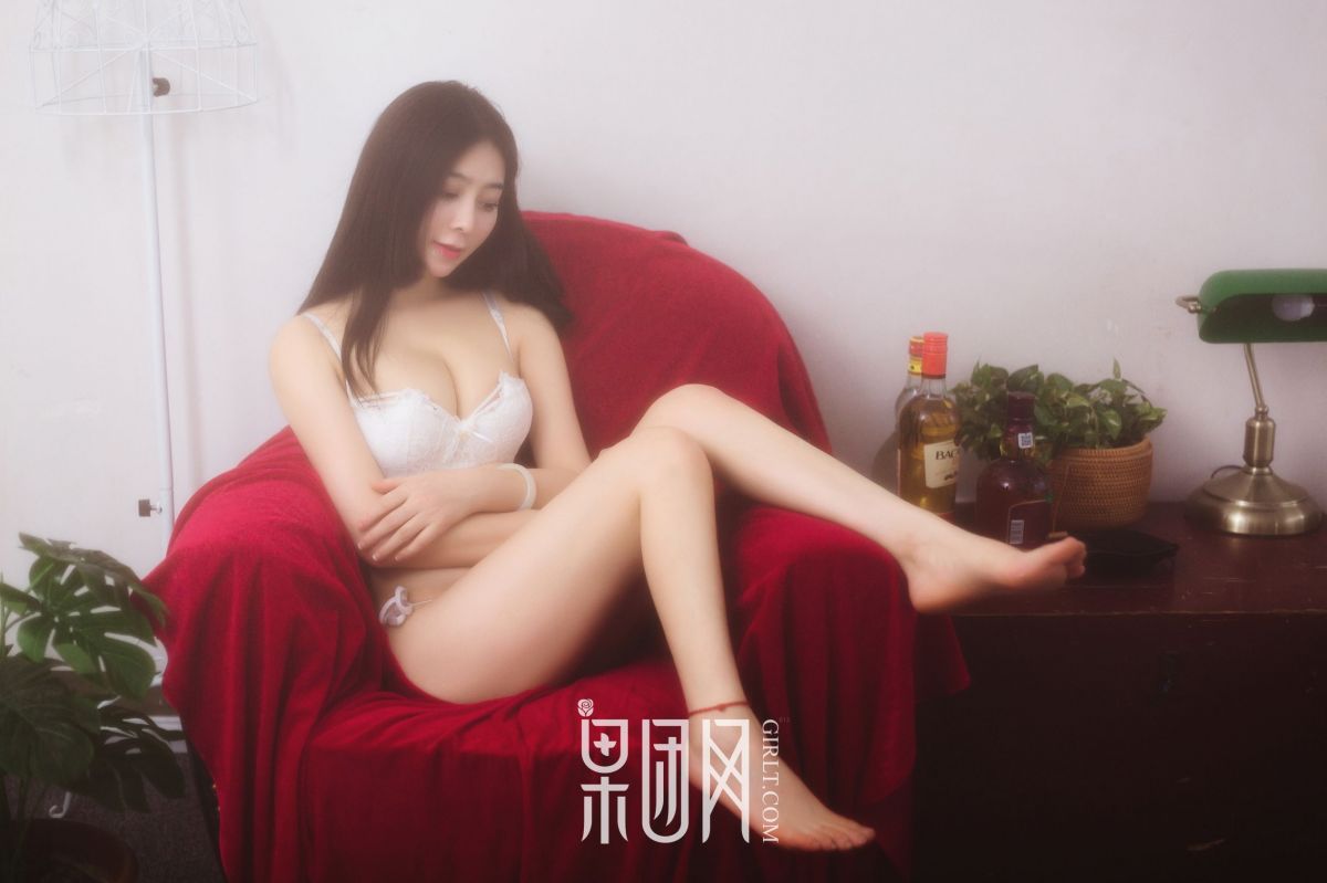 E奶美囡囡小伊伊