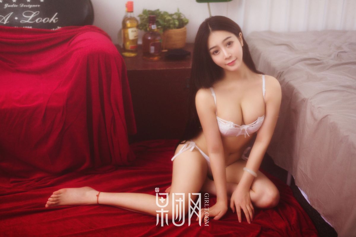 E奶美囡囡小伊伊