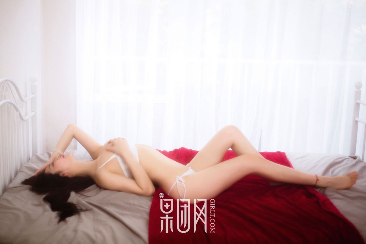 E奶美囡囡小伊伊