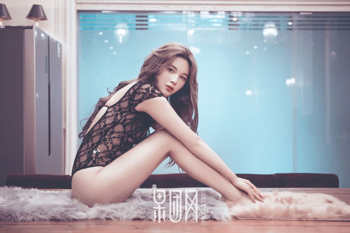 蕾丝透视，性感妩媚！