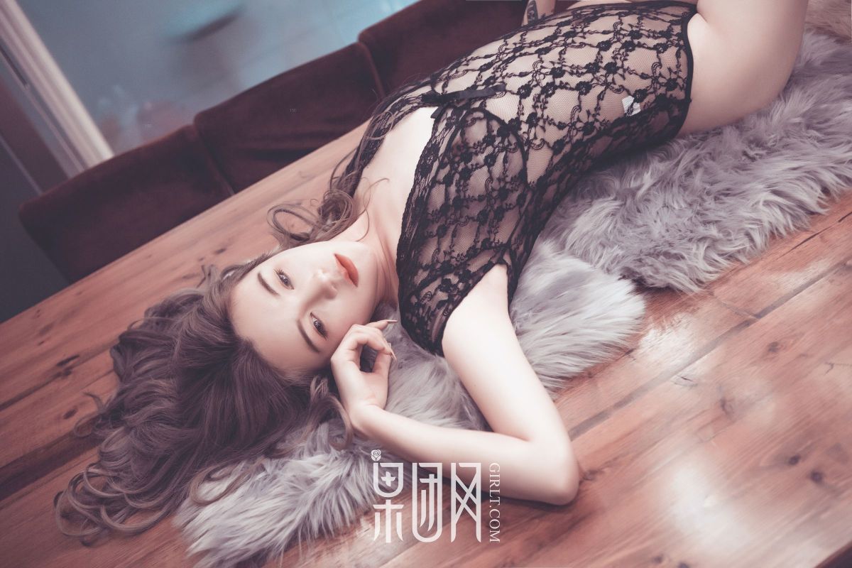 蕾丝透视，性感妩媚！