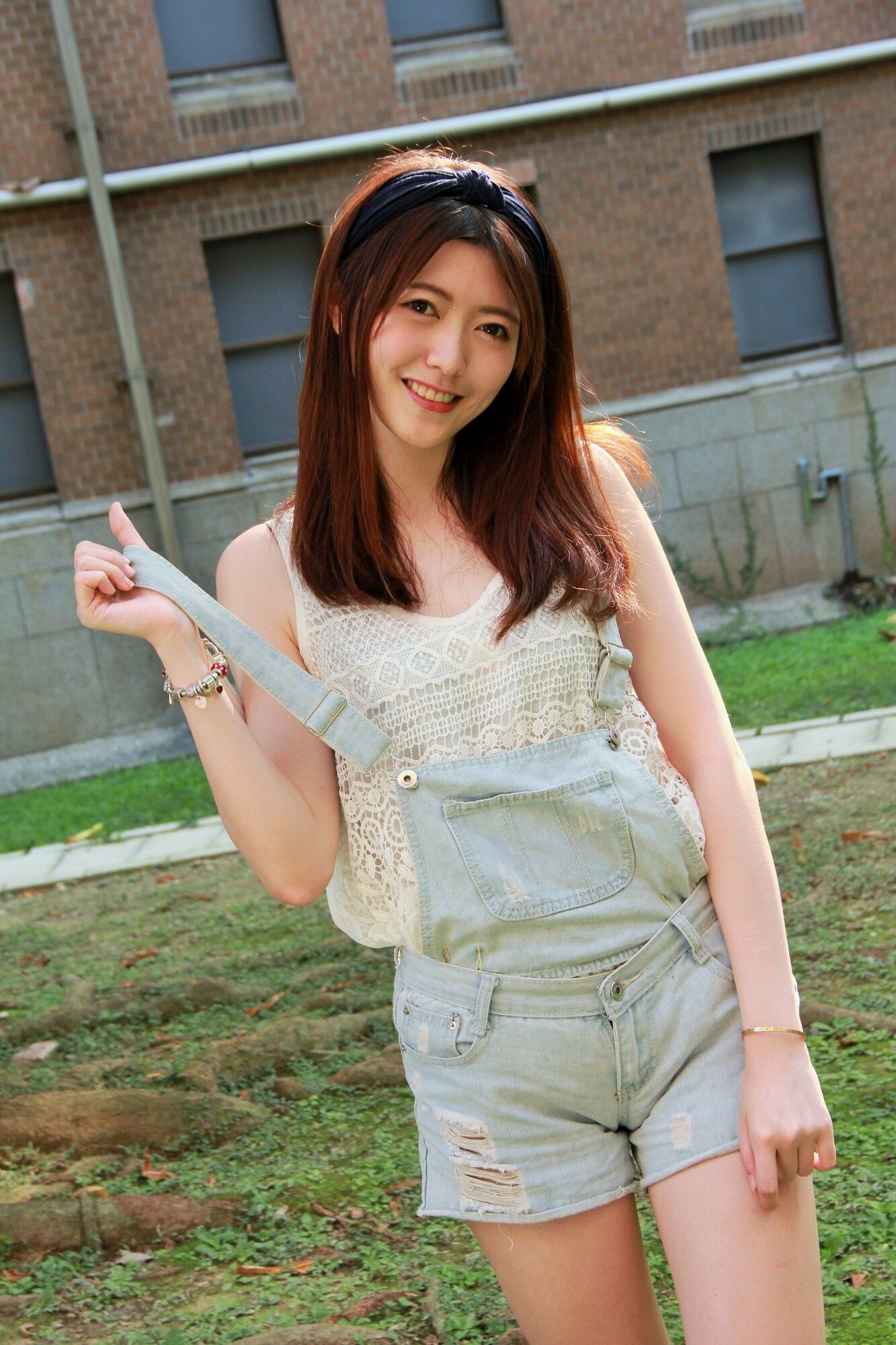 [台湾美女] Brindy薛薛@台湾大学外拍 写真图片