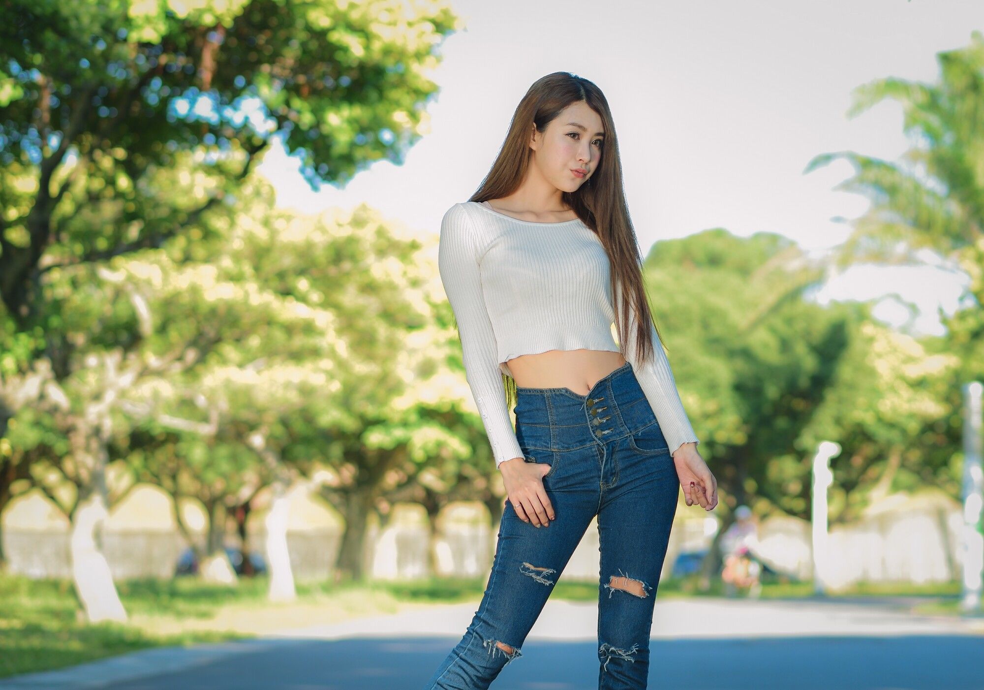 [台湾美女] Miso夏晴 - 公园牛仔紧身裤美腿写真套图