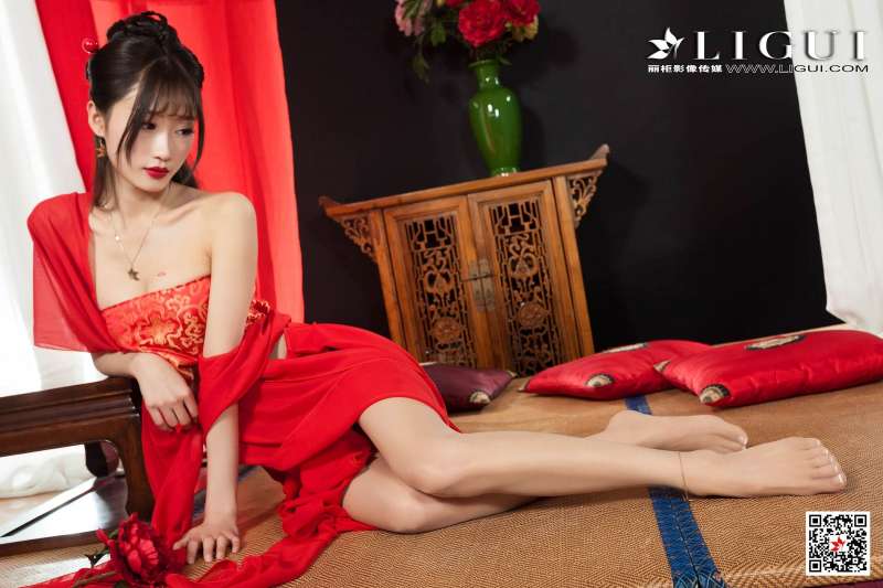 Model 王炜炜 - 古典丝足写真
