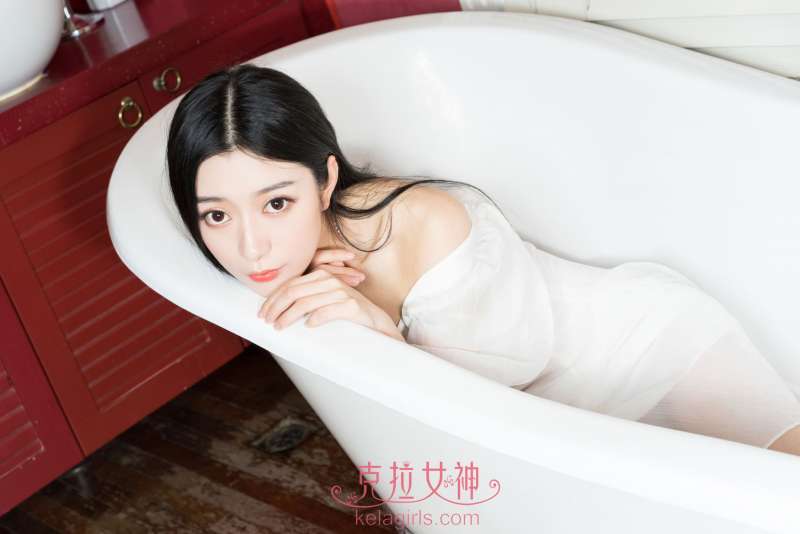 @小新《云仙缥缈》写真套图