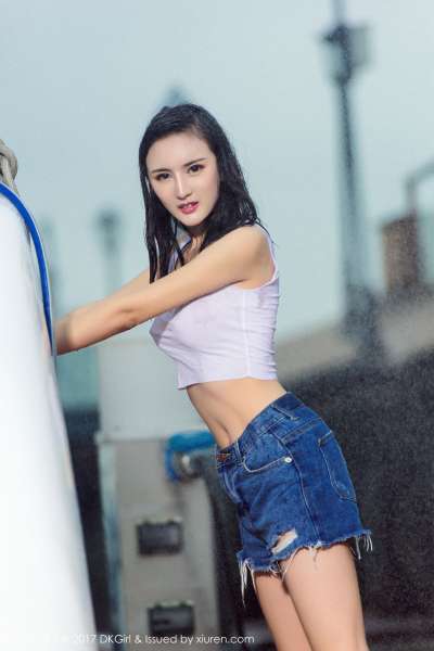 梅哥 - 清新可人，美乳美腿2