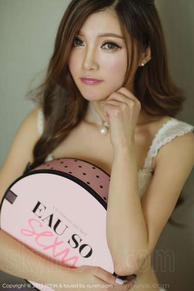 奶茶-Emily 写真套图2