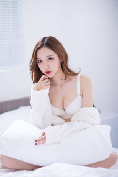 甜美新人@小琳首套写真