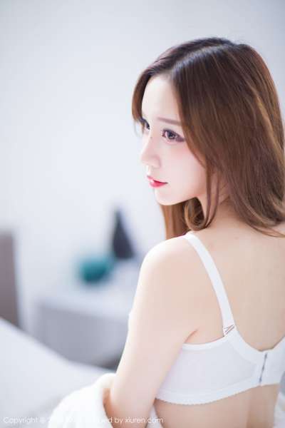 甜美新人@小琳首套写真