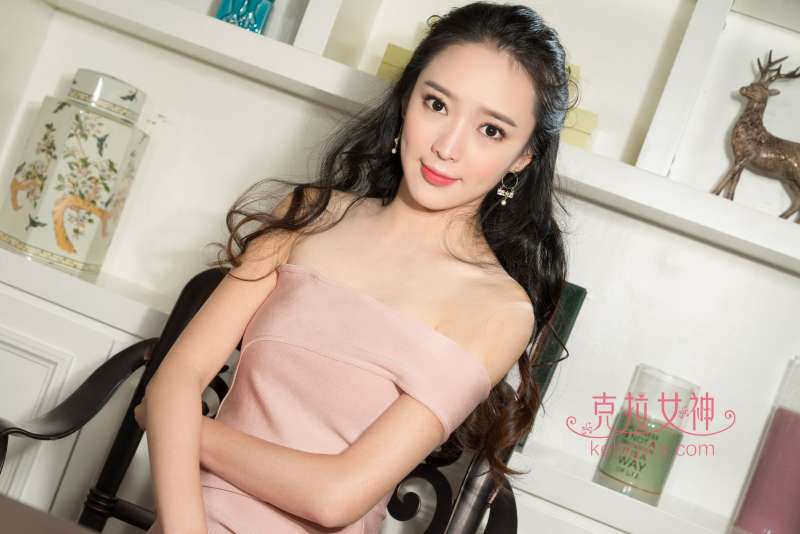 美女珊珊 - 董事长秘书 写真套图