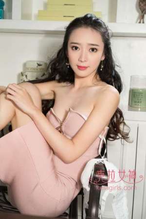 美女珊珊 - 董事长秘书 写真套图