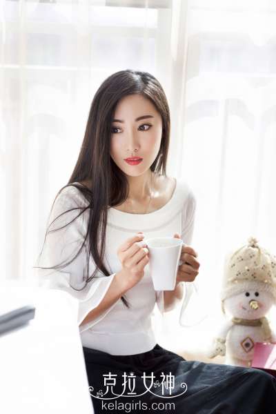 性感美女颖儿《封面佳人》写真套图