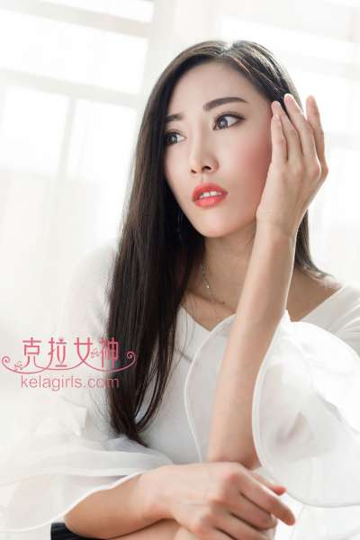 性感美女颖儿《封面佳人》写真套图