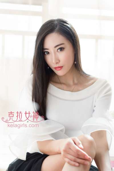 性感美女颖儿《封面佳人》写真套图