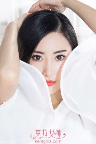 性感美女颖儿《封面佳人》写真套图