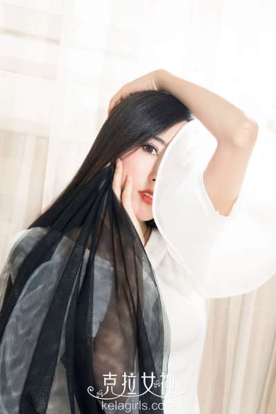 性感美女颖儿《封面佳人》写真套图