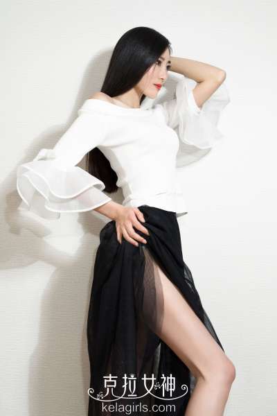 性感美女颖儿《封面佳人》写真套图