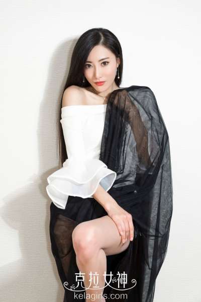 性感美女颖儿《封面佳人》写真套图