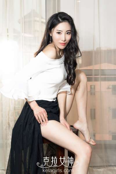 性感美女颖儿《封面佳人》写真套图