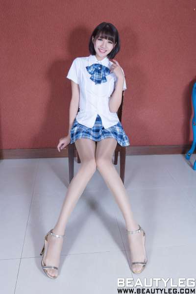 腿模Anita - 超短裙+丝袜美腿写真!