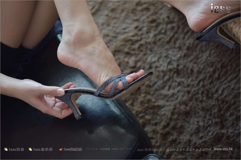 长腿美女~裸足盛宴