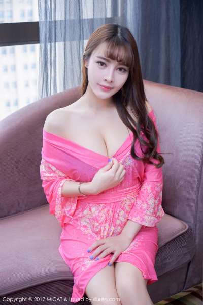 雪瑞Lisa - 睡衣+女仆装+学生装+蕾丝袜+黑丝 写真套图