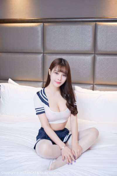 雪瑞Lisa - 睡衣+女仆装+学生装+蕾丝袜+黑丝 写真套图