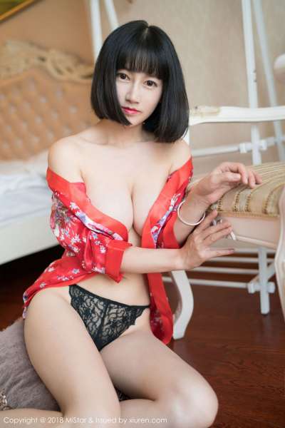 模特@小探戈性感内衣写真