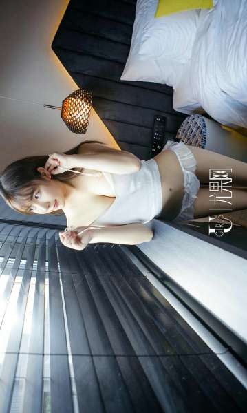 小兔 - 翘臀美女萌兔