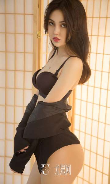 明娜 - 逆光 美女诱惑写真套图