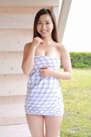 美咲姫 Hime Misaki 巨乳诱惑浴巾裹胸