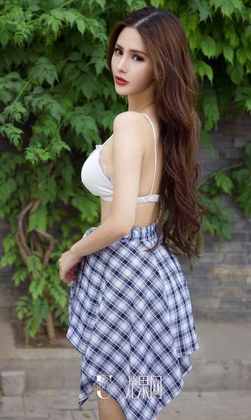 巨乳美女~若彤BOOMBOOM - 彤心90分 写真套图