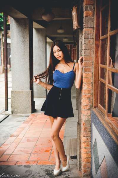 黄上晏 - 剝皮寮~超短裙外拍写真