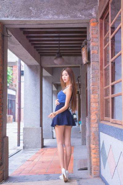 黄上晏 - 剝皮寮~超短裙外拍写真
