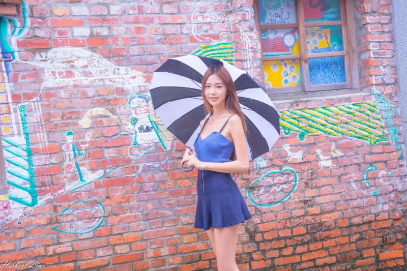 黄上晏 - 剝皮寮~超短裙外拍写真