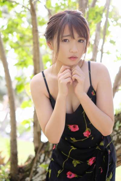岛国美女~志村理佳 - 天然ピュアホワイトボディ