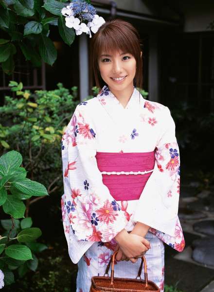 山本梓-清新和服巨乳美女写真集