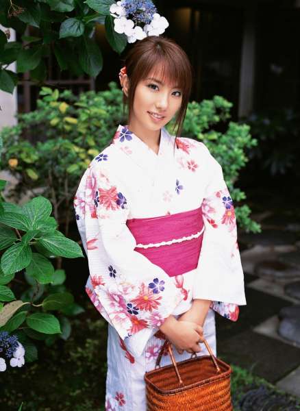 山本梓-清新和服巨乳美女写真集